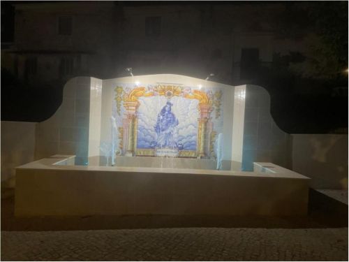 INFORMAÇÃO À POPULAÇÃO: Se é devoto(a) a Santa Maria das Virtudes, já pode procurar a iluminação, junto do Monumento erigido em sua hon0ra.